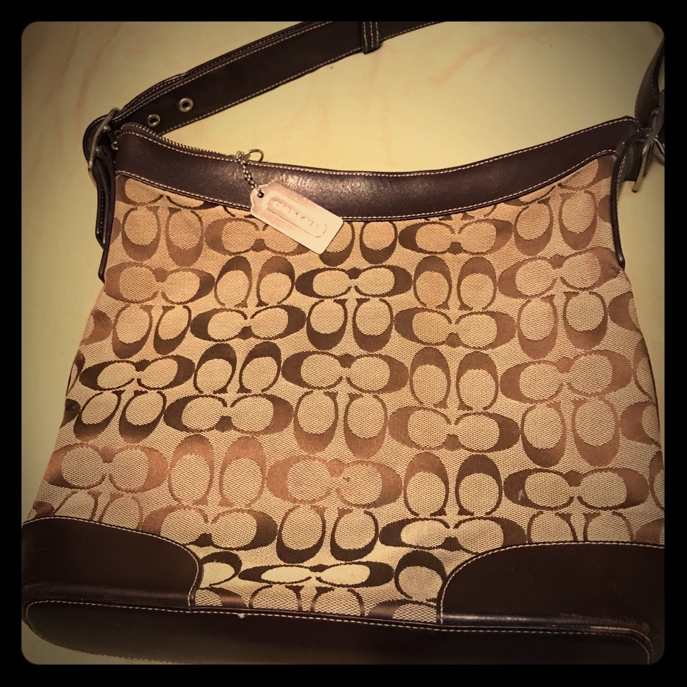 Coach Shoulder Bag In Signature Canvas